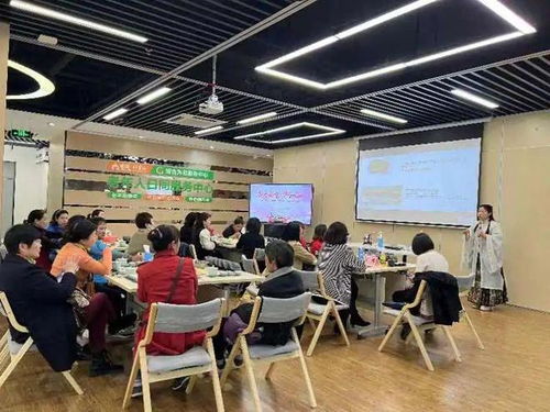 赋能家庭服务行业，看她们如何成为坚实后盾